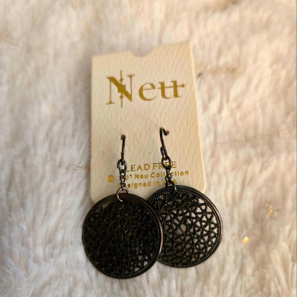 **3/$10** Neu Black Filigree Earrings